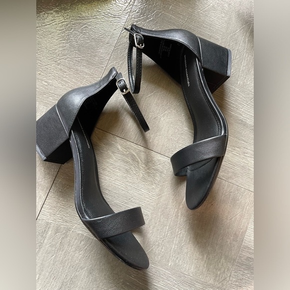 NEW Size 8 Strap Sandals - Picture 11 of 12